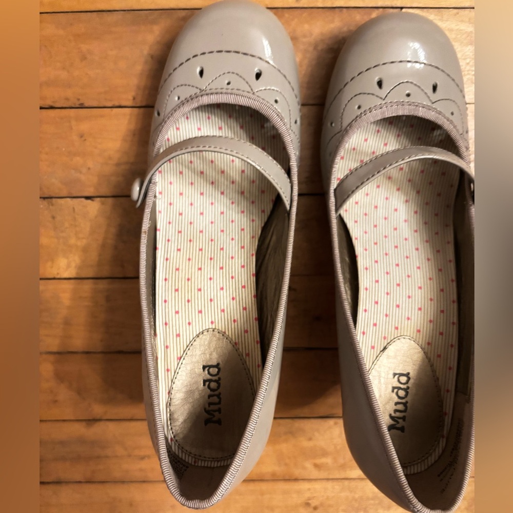 Mudd Women's Gray Mary Jane Shoes